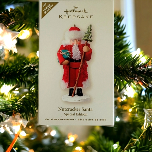 Hallmark Keepsake Ornament 2007 Ltd Quantity Nutcracker Santa Special Edition - Picture 4 of 10